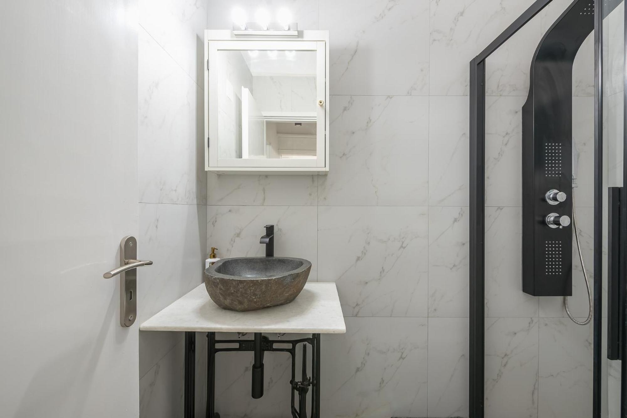 Stylish Luxury Apartment At Ampelokipi Metro Station 雅典 外观 照片